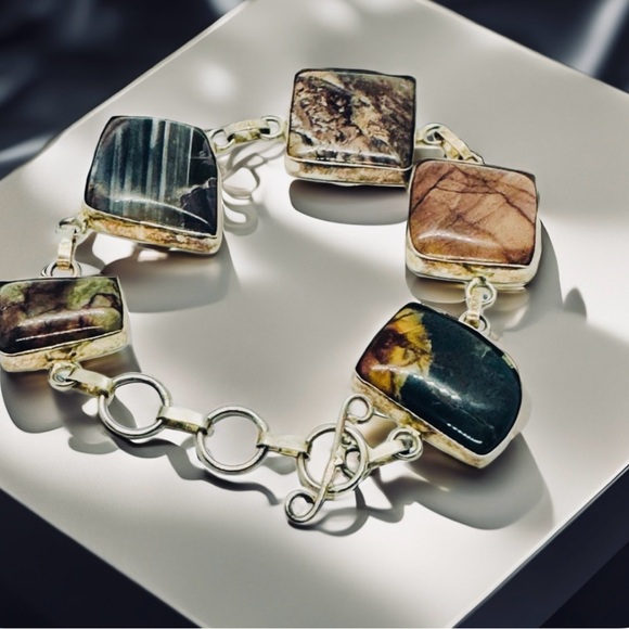 Elegant Multicolor Stone Bracelet - Picture 6 of 8